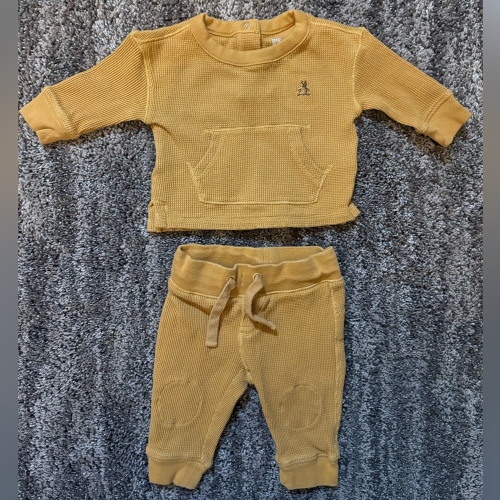 GAP Kids Mustard Yellow Matching Set
